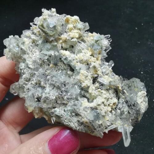 89.9gNatural transparent green heart fluorite and crystal mineral specimen healing stone decorated with CRYSTAL QUARTZ GEM