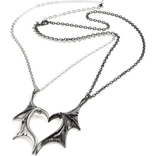2Pcs Personality Punk Heart Wing Necklace Lovers Vinatge Bat Wing Heart Couples Pendant Necklace Set Fashion Jewerly