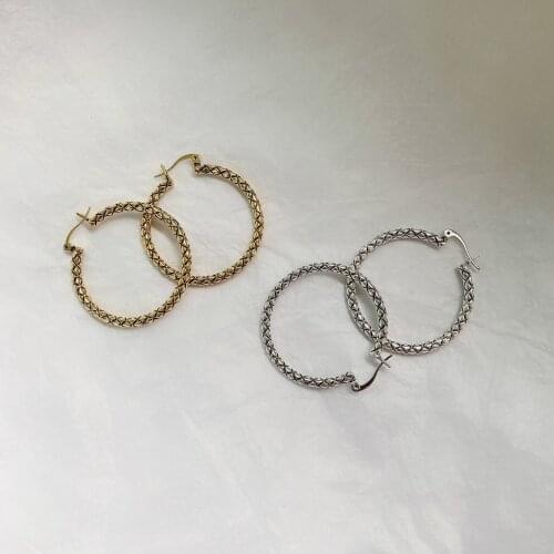 2020 Vintage Earrings Women Metal Plaid Carving Hoop Earrings Punk Jewelry Female Geometric Circle Earrings Goth Brincos