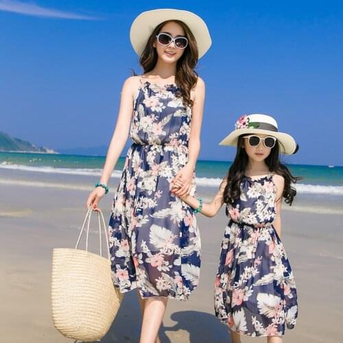Family Matching Clothes Mother and Daughter Dresses 2019 Summer New Hawaii Style Kids Girls Sleeveless Dress Girl Flowers Dress