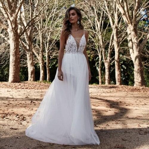 Sexy Beach Wedding Dress Backless Spaghetti Straps V Neckline Lace Appliqued Tulle A Line vestido de noiva Wedding Gown