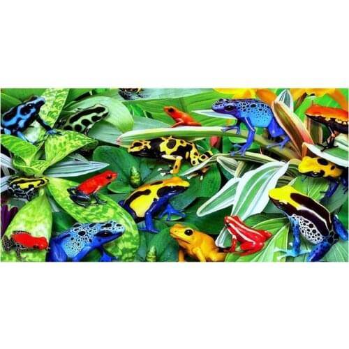 Colorful Whimsical Green Frogs Beach Pool Towels Unique Summer Frog Shower Swimming Towel for Bath Sports Face Birthday Gifts