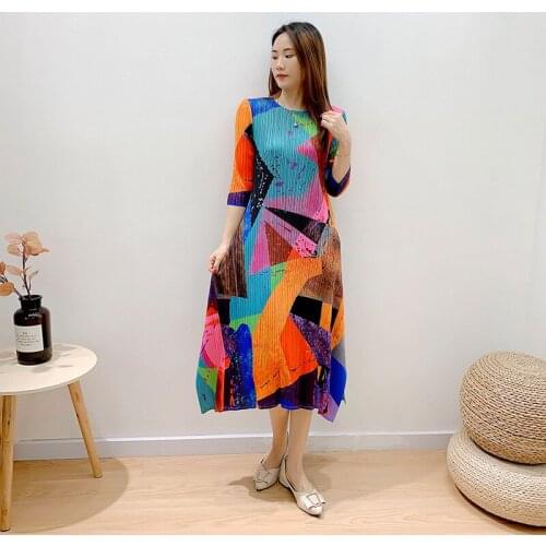 Pleated Print Dress For Women Autumn / Winter 2020 Round Neck Loose Long Dress
