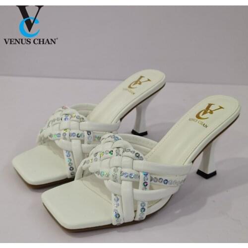 Leisure Style 2021 Summer New Coming Nigerian Women Shoes in White Color Decorate with Rhinestone Slipper for Party