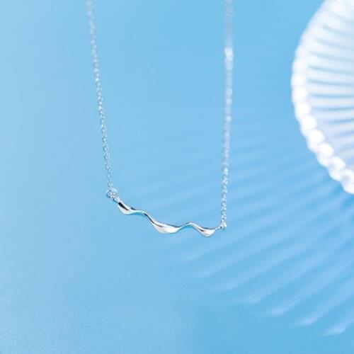 MloveAcc 100% 925 Sterling Silver Wave Shape Pendant Necklaces for Women Wedding Jewelry Clavicular Chain Necklace Accessories