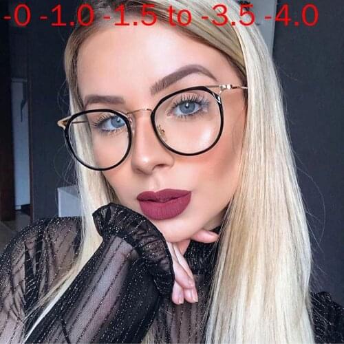 MINCL/ Women TR90 Square Frame Nearsighted Sun Photochromic Lens Female Round Myopia Cat Glasses Uv400 with Box NX