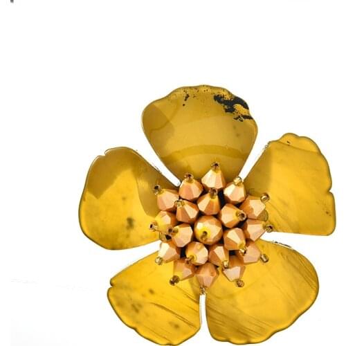 Blucome 2021 Fashion Three Dimensional Flower Brooch Corsage For Ladies High Quality Acrylic Clothes Shawl with Accessories