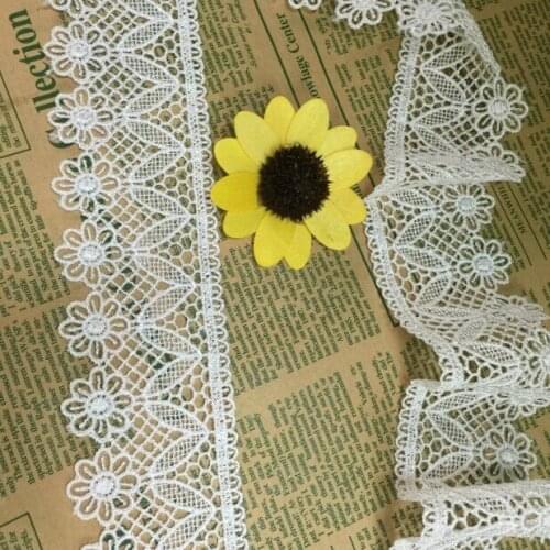 2016 New Arrival 5.5cm Width White Sunflowers Water Soluble Lace Trim Black Polyester Sewing Lace Trimming Fabric Accessories