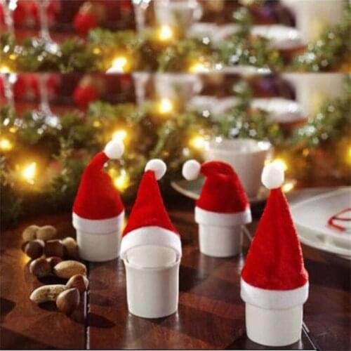 10 Pcs / Set Red Santa Hat Cup 8 * 6.5 Cm Mini Santa Cover Christmas Gift Creative Home Decoration Wine Bottle Cover