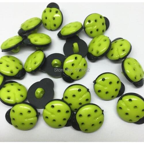 100pcs Green Ladybugs Ladybirds Buttons Plastic Cartoon Shank Buttons Sewing DIY Crafts Appliques Cardmaking