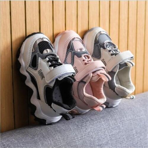 2021 hot Childrens sports shoes Fashion mesh stitching breathable casual shoes Boys and girls soft-soled non-slip running shoes