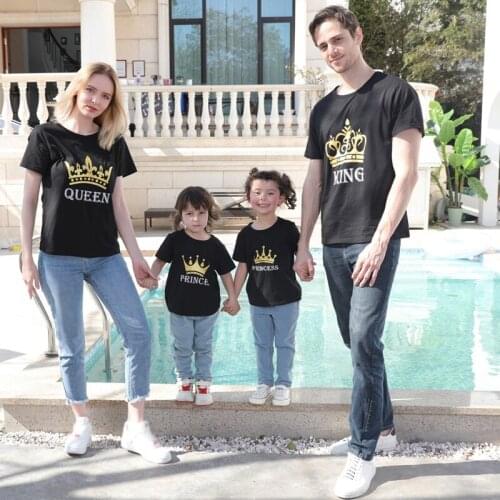 Summer Instagramable Family Matching Cloth King Queen Prince Princess Gold Crow Printed T shirts For Father Son Mother Daughter