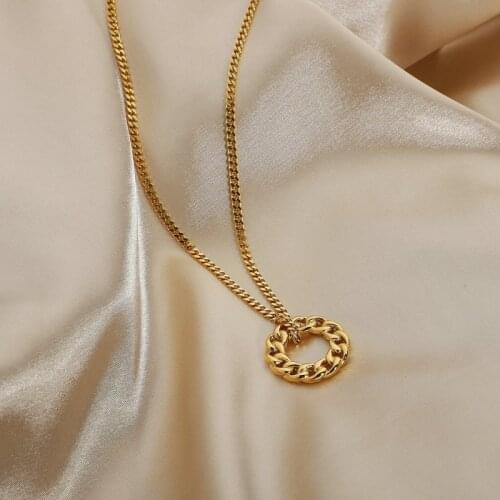 Simple Smooth Gold Hollow Necklace For Women Punk Hollow Twist Chain Round Pendant Necklace Jewelry
