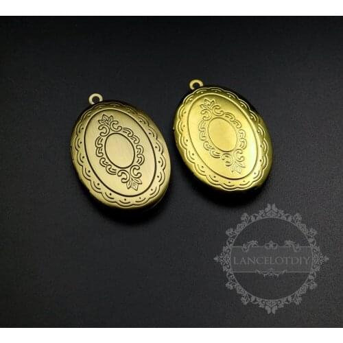27x37mm large vintage style flower engraved raw brass, bronze oval photo locket pendant charm 1121051