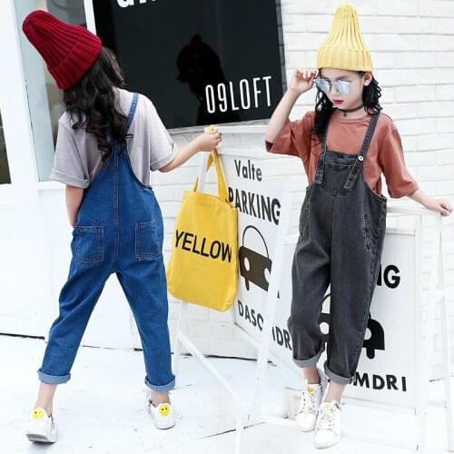 Autumn 2017 New Large Children Girls Pure Long Sleeved T-shirt + Denim Bib Two Piece Set Girls Set