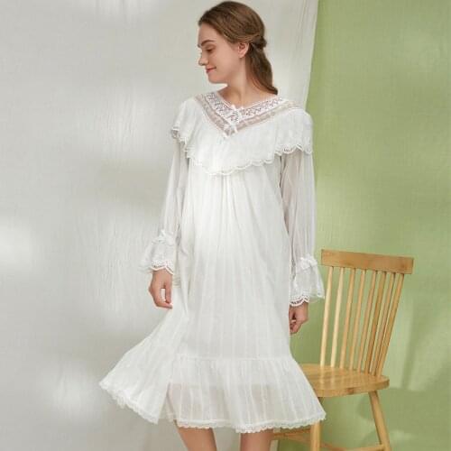 Pure Cotton Woman Nightgowns Long-sleeved Lace Nightdress V-Neck White Princess Sleeping Dress Victorian Loose Female Sleepwear