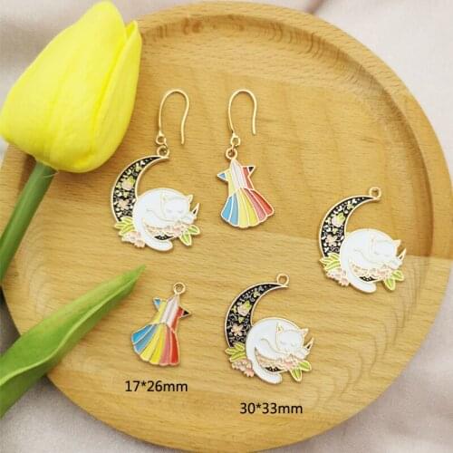 10pcs Moon Cat Star Shell Enamel Charms Pendants Gold Metal Wreath Cats Charms Fit Earring Bracelet Dangle Jewelry DIY Accessory