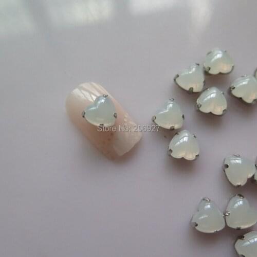 CP-58 5pcs Cute 8MM Opal White Heart Resin Rhinestone With Holder Nail Resin Decoration Outlooking