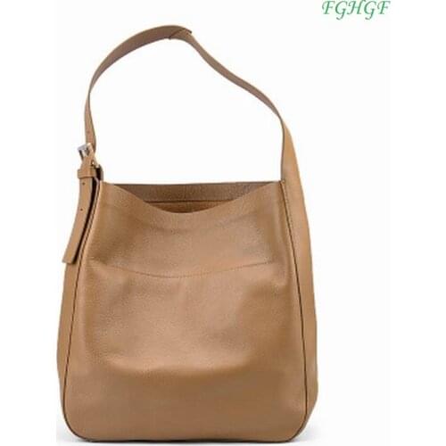New first layer cowhide bucket bag Europe and America casual wide shoulder strap large capacity ladies shoulder bag