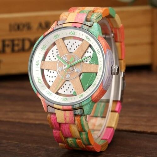 Exquisite Roulette Mens Colored Bamboo Wood Watch Quartz Movement Round Dial Green Pointer Wooden Strap Practical Folding Clasp