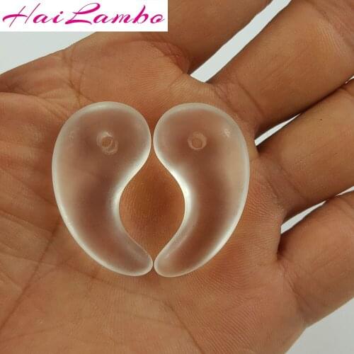 10pcs HaiLambo Natural Rock Crystal Carved Magatama Pendant Comma Bead Classic Lucky Jewelry Amulet Pendant Bead for Gift GY15