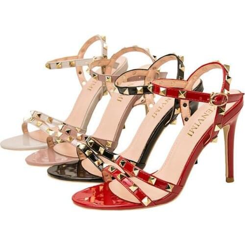 New Fashion Retro Sexy Lacquer Metal Rivet Thin High Heels Shoes for Women Sandals