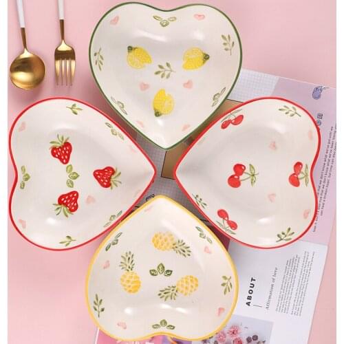 Ceramic divider tableware heart-shaped compartment plate for childrens household food distribution plate salad pasta plate