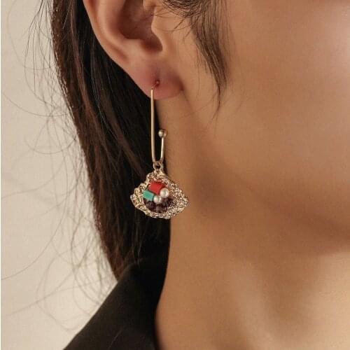 French Court Wind Fan Pearl Color Restoring Ancient Ways Of Gravel Long Earrings Design Feeling Creative Personality Earrings ac