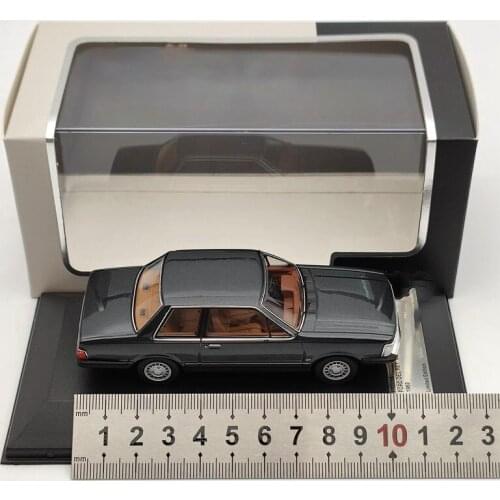 Diecast 1:43 Ford 1982 Simulation Alloy Car Model Metal Collection Decoration Souvenir Ornaments Display Vehicle Toys Gift
