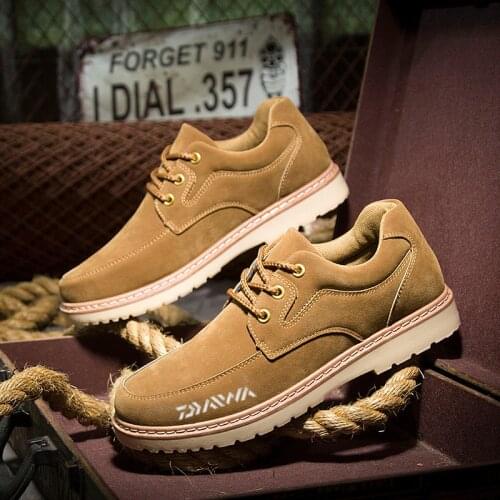 2020 DAIWA Mens Fishing Waterproof Shoes Outdoor Mountaineering Wear-resistant Non-slip Tooling Suede Leather Fishing Shoes