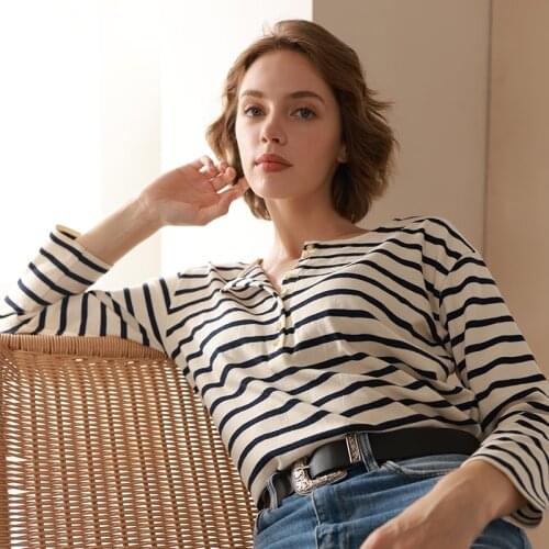 Stripes T Shirts 2021 Woman Spring Autumn V Neck Buttons Long Sleeve Cotton Tshirt Female Vintage Chic Tunic Tops Versatile