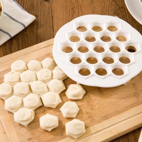 19 Holes Dumpling Maker Plastic Dough Press Ravioli Pelmeni Mold russian pelmeni maker Dumplings Making Mold