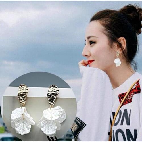 White Fungus Needle Xia Xiaoqing New Multi-layered Petal Earrings Vintage Earrings