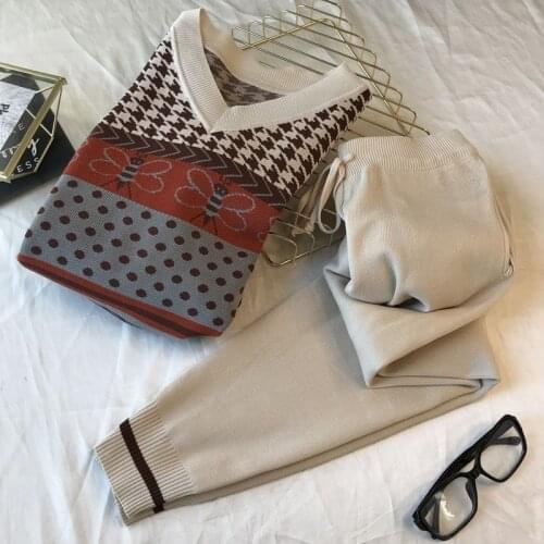 Two-piece knitted bottoming shirt womens long-sleeved 2020 autumn and winter new fashion diamond retro pullover loose sweater