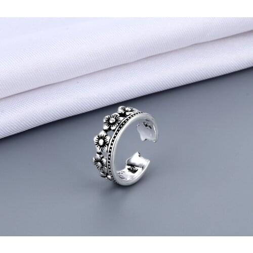 Vintage Ancient Silver Color Hollow Daisy Ring Personality Flower Adjustable Open Rings for Women Fashion Jewelry Gift