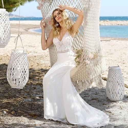 Best Selling 2021 V Neck Bridal Gowns A Line Floor Length Lace Applique Garden Wedding Dress Backless Plus Size