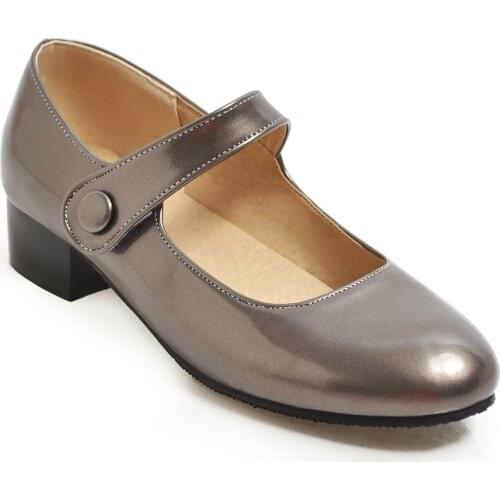 Leisure shoes 19 years spring new low heel side with shallow mouth 40-48 single shoes