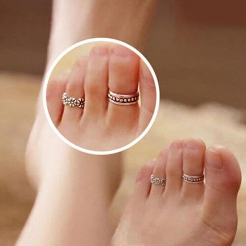 12Pcs Retro Hollow Carved Star Moon Toe Rings Kits Bohemian Adjustable Opening Finger Ring for Women Foot Ring Party Jewelry
