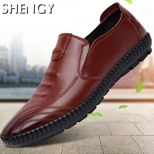 Males Loafers Soft Flat Bottom PU Leather Male Casual Shoe Men Slip On Solid Color Business Shoes Autumn Outdoor Loafers Zapatos