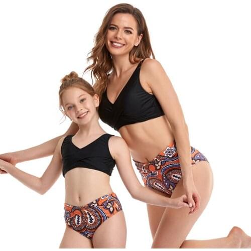 2021 Family Matching Outfit Bikinis Swimwear Mother Daughter Swimsuit Women Girl Bathing Suit Beachwear Maillot De Bain