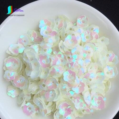 Sequine Handmade Shell Plum Blossom Five-petal Plum Blossom Sequined Pearl Piece Cross Embroidery Garment Accessories A0076A