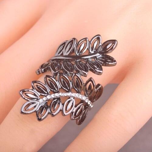 OI Classic Vintage Flower leaf Shaped Rings Unisex Crystal Rings for Women Men Black Gun Color Ring Finger Accessories for Party