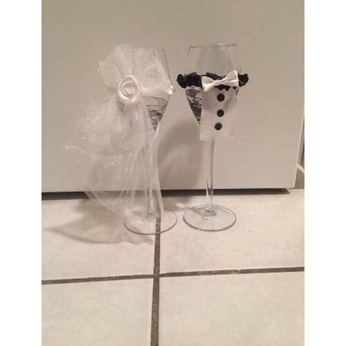 2Pcs Beautiful Wedding Accessories Bride Groom Tux Bridal Veil Toasting Wine Glasses Decor Party Holiday DIY Decorations