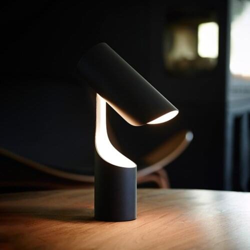 Nordic Post-Modern Minimalist Bedroom Table Lamp Hotel Desk Model Room Bedside Designer Decorative Light