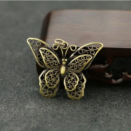 Mini Cute Retro Brass Butterfly Statue Keychain Pendant Decoration Ornament Sculpture Home Office Desk Ornament Funny Toy Gift