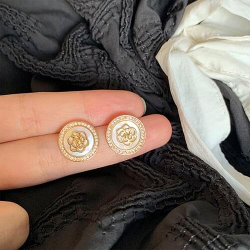 YAOLOGE Luxury Bright Golden White Circle Coin Earrings 2020 New Fashion Small Flower Pattern Stud Earrings Jewelry Womens
