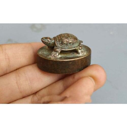Exquisite bronze green rust (tortoise) small seal ornament