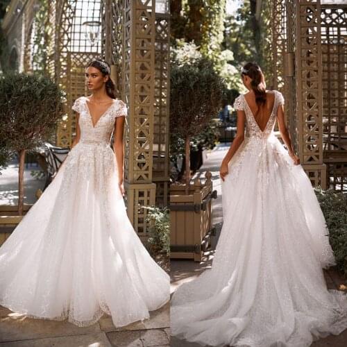 2021 Wedding Dresses V Neck Capped Sleeves Lace Appliques Bridal Gowns Custom Made Backless Sweep Train A Line Wedding Dress