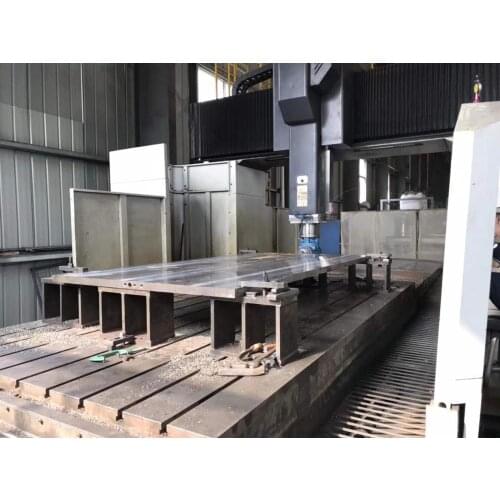 Gantry-moving type milling machining center processing of welded parts
