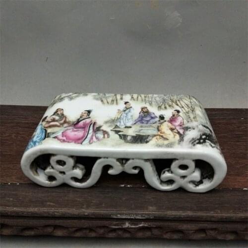 The folk collection of ancient antiques and antique antique making old